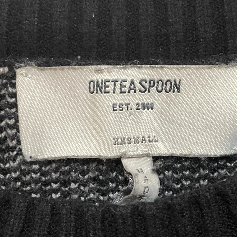 One Teaspoon Black and White "All Smiles" Oversized Knit Sweater Sz XXS - Picture 5 of 11